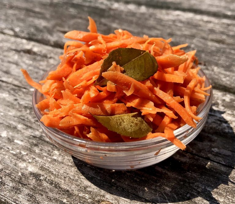 Lacto-Fermented Carrots With Curry Leaves