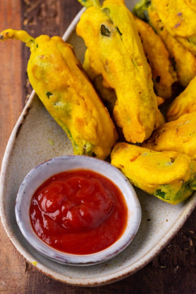 Crispy Mirch Pakora Green Chili Fritters