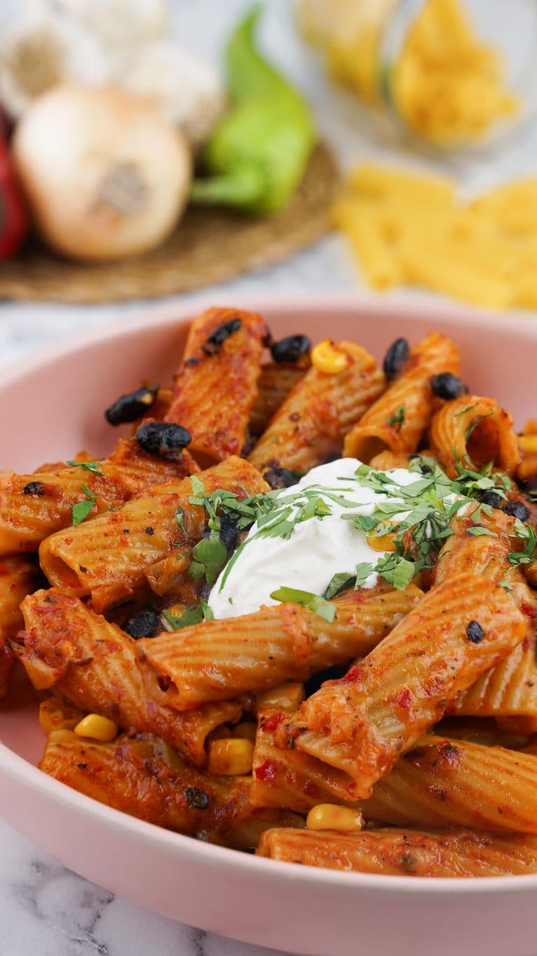 Easy One-Pan Vegetarian Enchilada Pasta