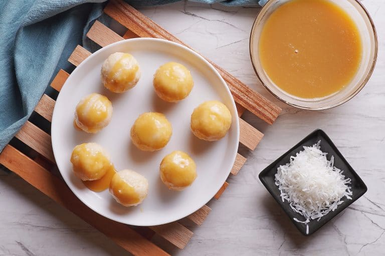 Easy Cuban Coconut Balls