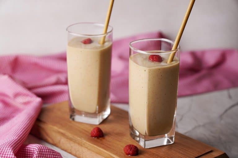 Simple Raspberry Banana Avocado Smoothie