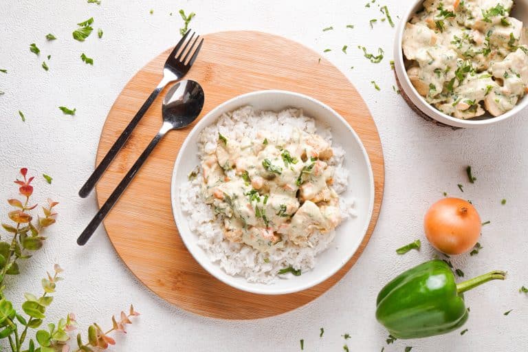 Simple Pollo al Curry Con Leche de Coco
