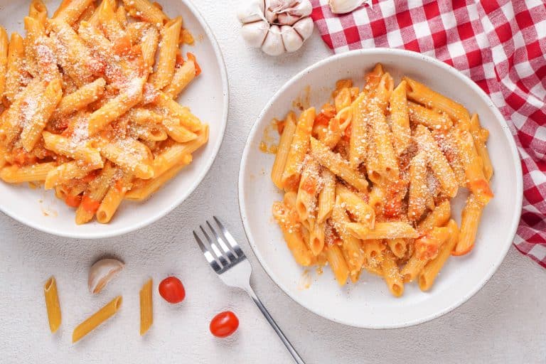 Best Rich & Spicy Vodka Sauce Pasta