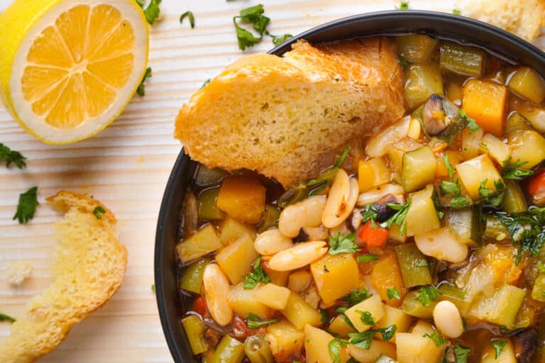 Homemade Spicy Seasoned Vegetable Soup