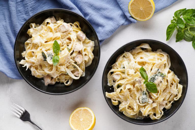 Easy Creamy Lemon Chicken Pasta