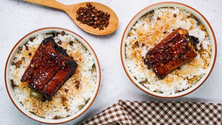 Easy Japanese Grilled Eel Bowl