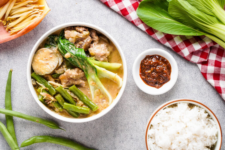 Easy Filipino Kare Kare